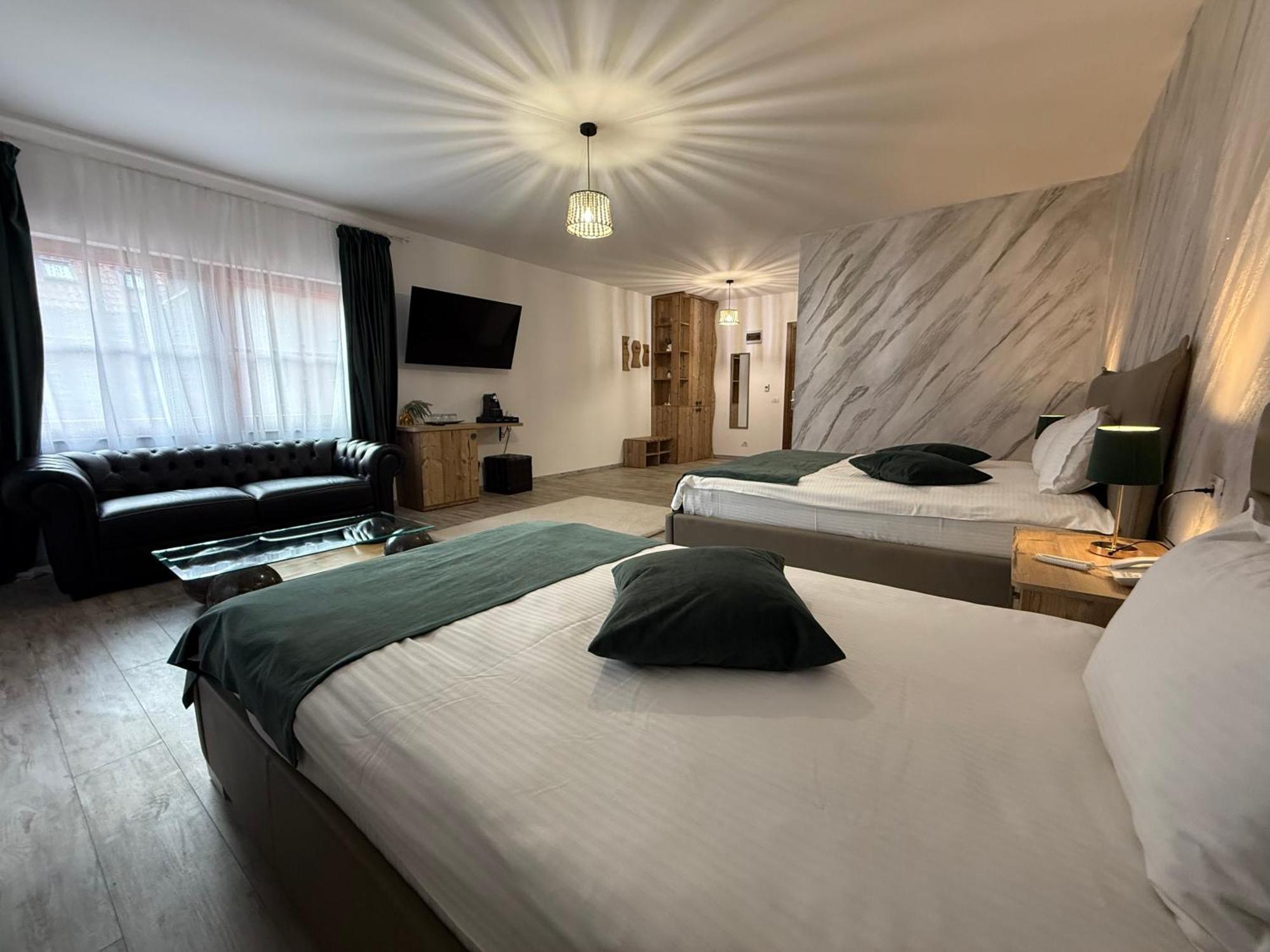 Hotel Conacul Radacinilor