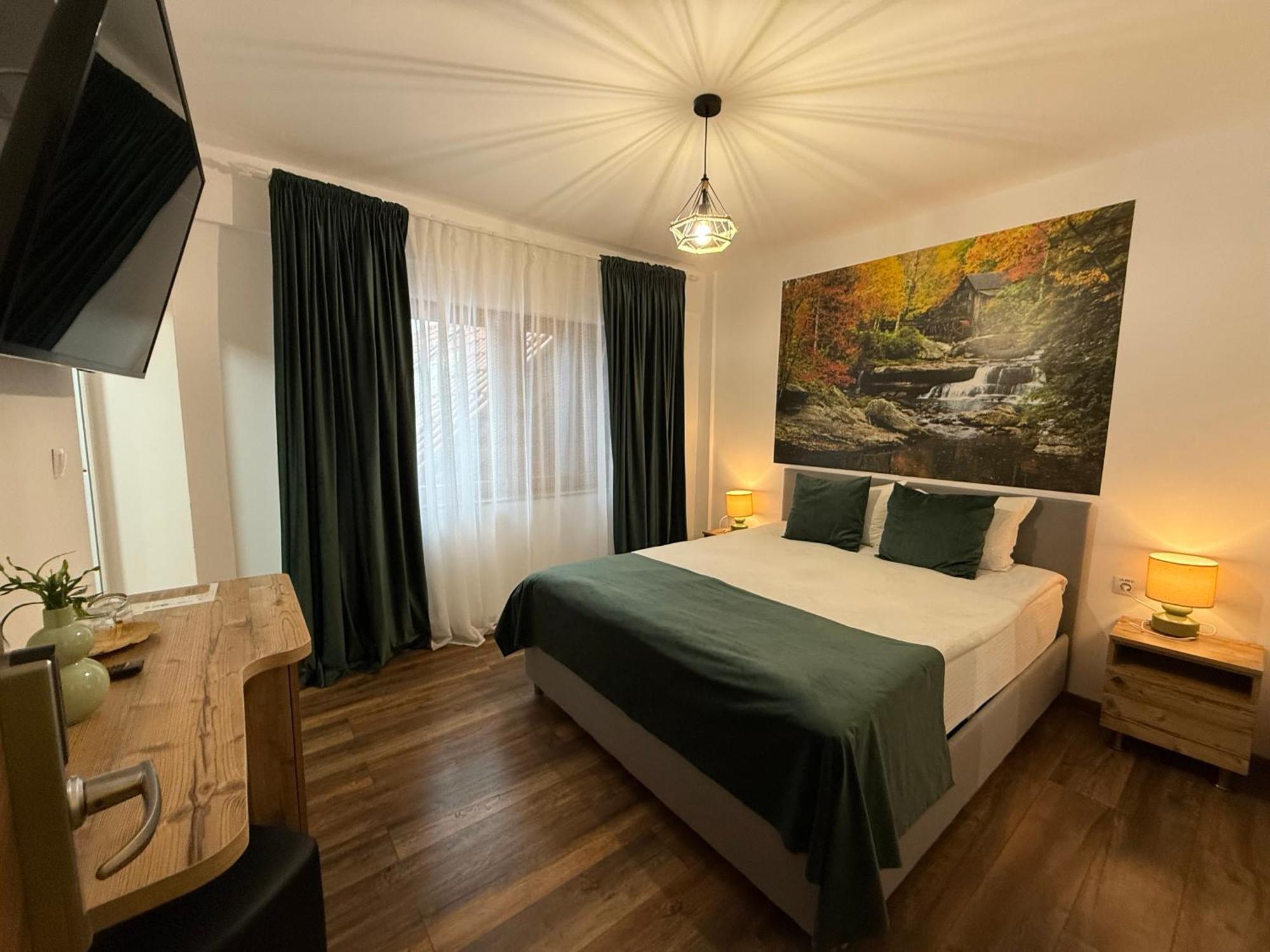 Hotel Conacul Radacinilor