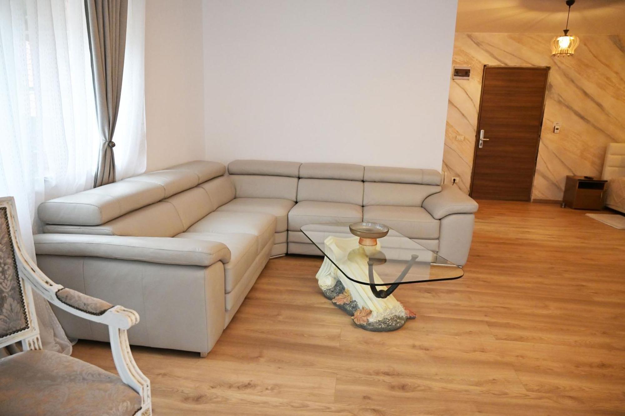 Hotel Conacul Radacinilor