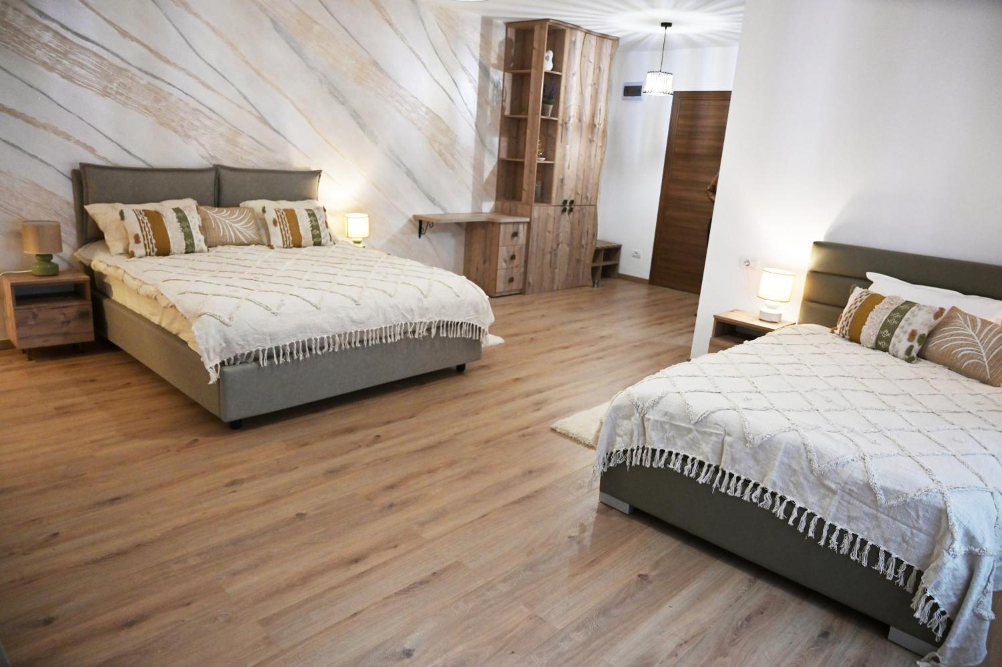 Conacul Radacinilor Hotel *