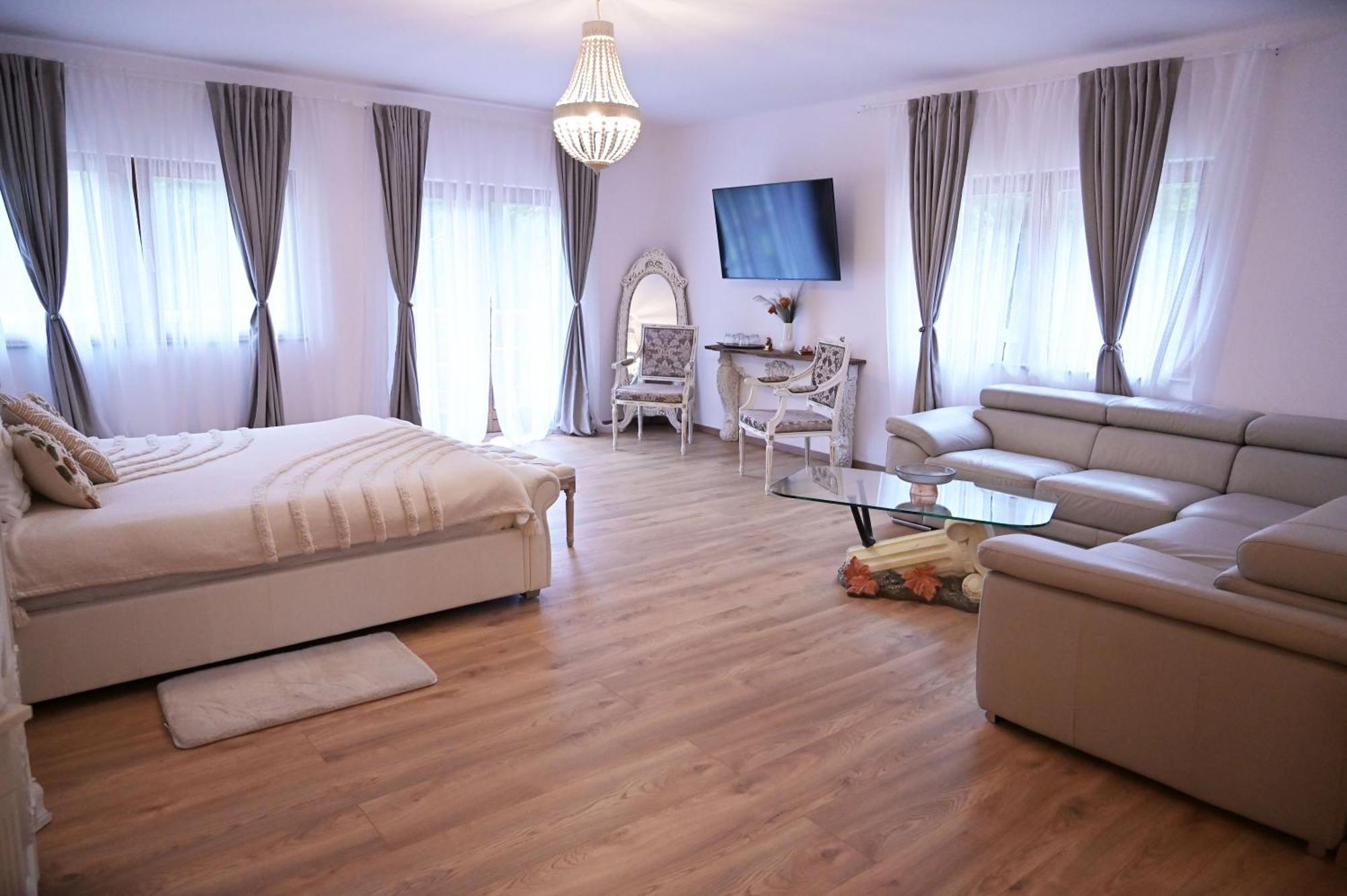Conacul Radacinilor Hotel *